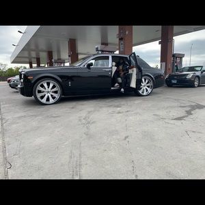 Meet your Posher, Pezzy